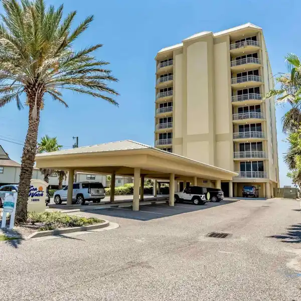 IMPRESSIVE RESIDENCE AT SEA WATCH