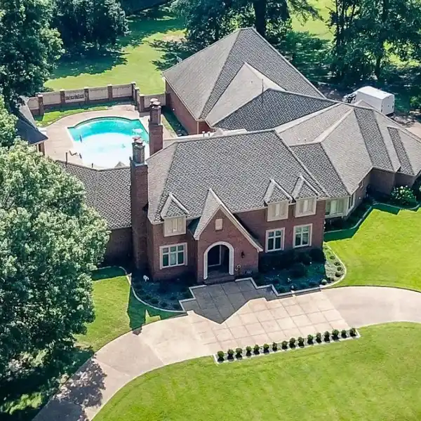 SPACIOUS HOME ON OVER AN ACRE IN THE HIGHLANDS