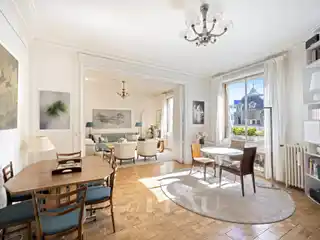 Spacious Apartment in a Prestigious Building