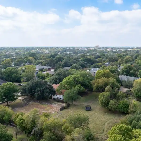 EXPANSIVE READY FOR CUSTOM DREAM HOME