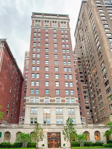 DRAMATIC PENTHOUSE ON EAST LAKE SHORE DRIVE