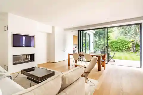 Ground Floor Apartment Opening to Garden