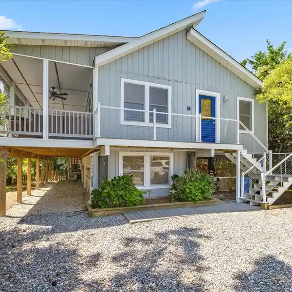 FURNISHED COASTAL ESCAPE IN GATED COMMUNITY