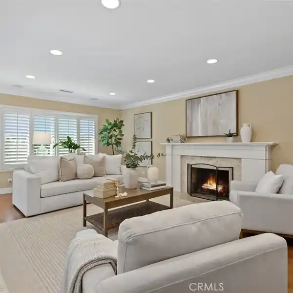 WARM AND INVITING TRI-LEVEL HOME IN COLLEGE PARK EAST