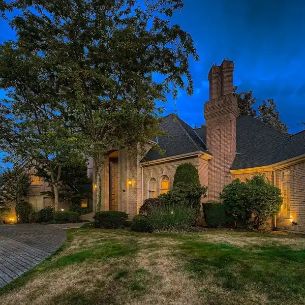 ONE-OF-A-KIND ARCHITECTURAL MASTERPIECE