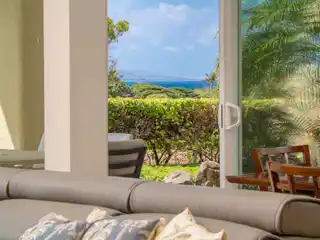 Beautifully Updated Hokulani Golf Villas Residence