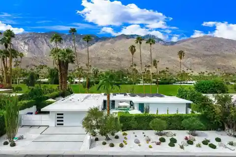 Midcentury Residence on the 17th Fairway