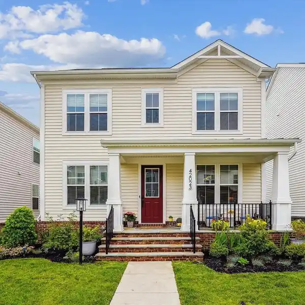 PRIME LOCATION IN VIBRANT WEST PARK