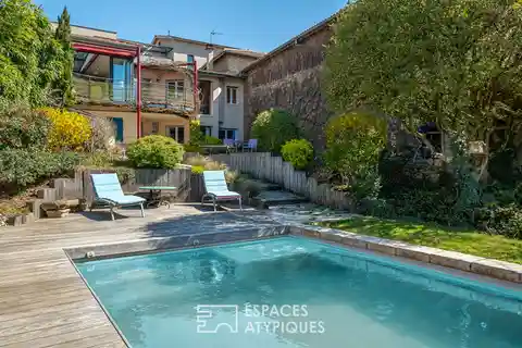 Charming Townhouse with a Warm Elegant Atmosphere