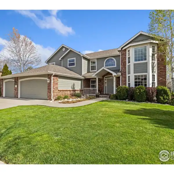 THOUGHTFULLY DESIGNED HOME IN POPULAR FOSSIL LAKE RANCH