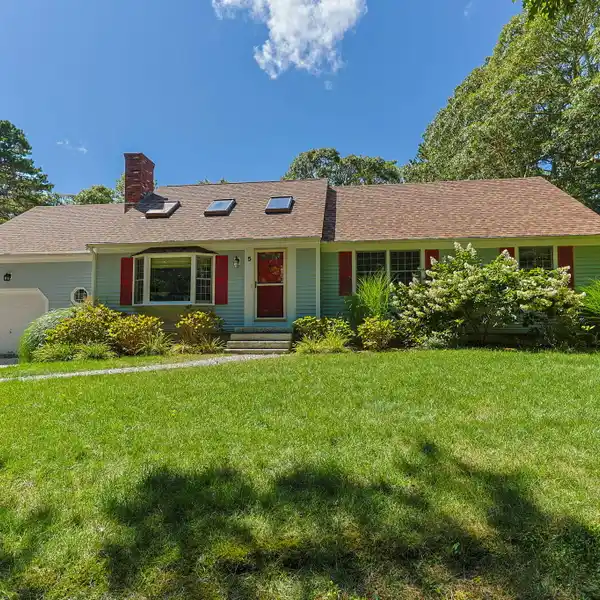INVITING RANCH HOME ON A QUIET CUL-DE-SAC