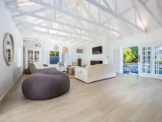 Versatile Residence on Expansive Grounds