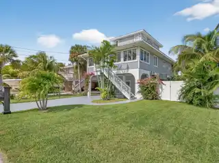 Tropical Keys Oasis | Waterfront Luxury Living