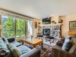 Cozy Mountain Retreat Steps from Slopes