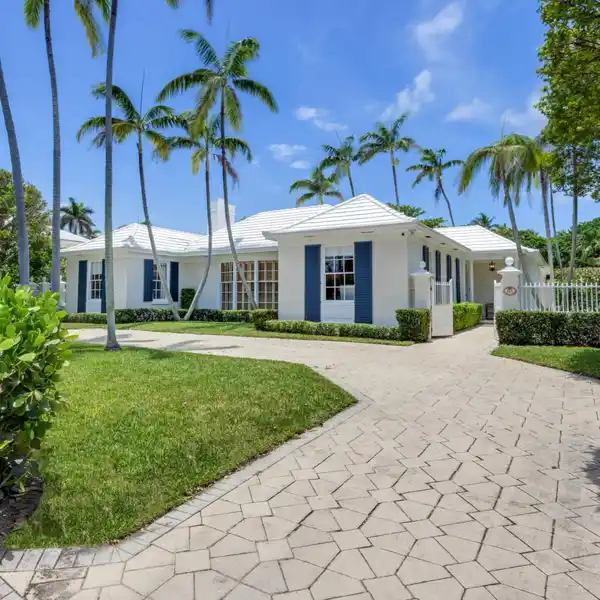 IMPECCABLY DESIGNED BERMUDA RESIDENCE
