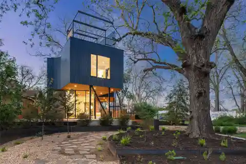 Sophisticated New Construction