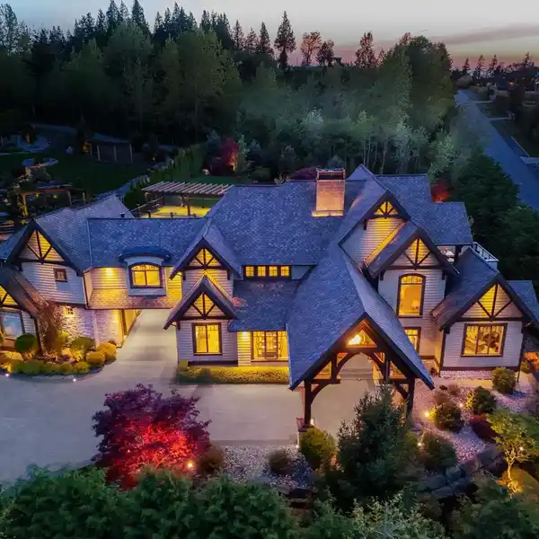 MAGNIFICENT HIGH POINT ESTATES CUSTOM RESIDENCE