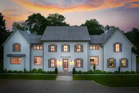 Modern Luxury with Exceptional Craftsmanship