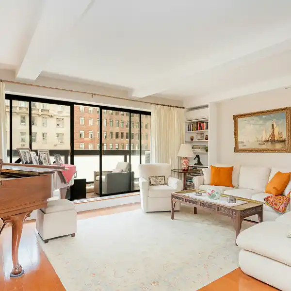 ELEGANT PARK AVENUE RESIDENCE