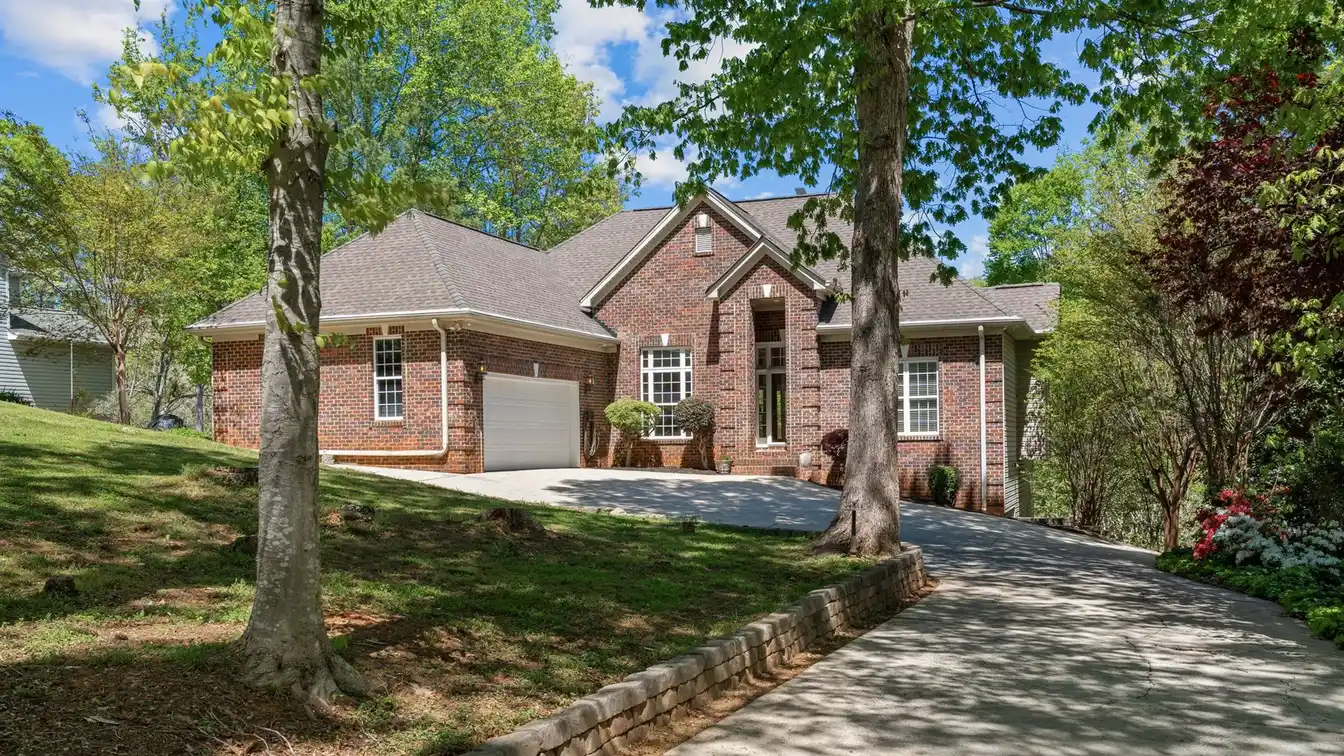 Tranquil Living on Lake Norman