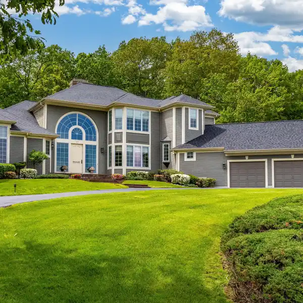 BRILLIANTLY DESIGNED AND THOUGHTFULLY CRAFTED CUSTOM HOME