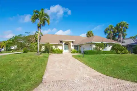 Lovely Pool Home in Castaway Cove
