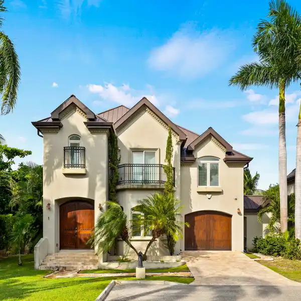 LUXURY LIVING IN A GATED COMMUNITY