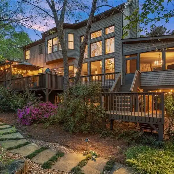CUSTOM STUNNER ENVELOPED BY NATURE