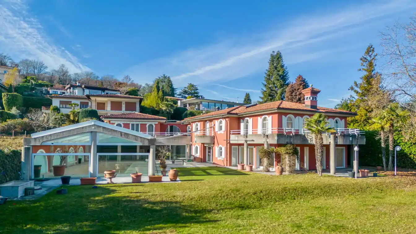 Spacious Seven Bedroom Home in a Gorgeous Setting