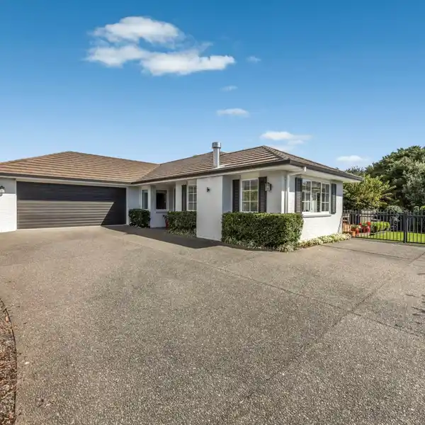 BEAUTIFULLY SECLUDED ONE OWNER PROPERTY