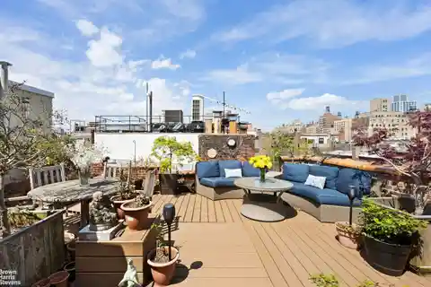 Terrace Lovers' Dream