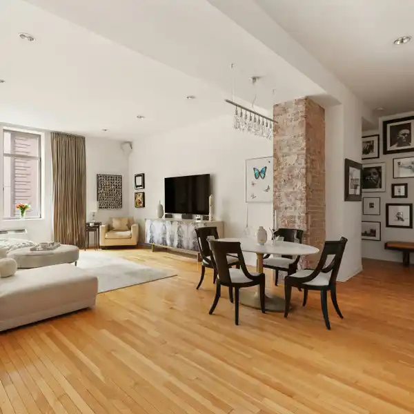 METICULOUSLY DESIGNED LOFT APARTMENT
