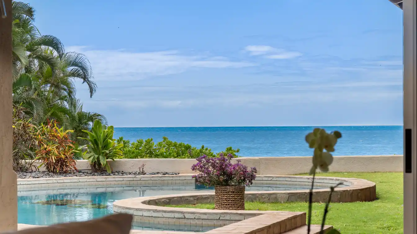 Exceptional Estate on Keawakapu Beach