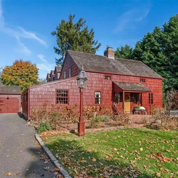FAMOUS LITTLE COTTAGE