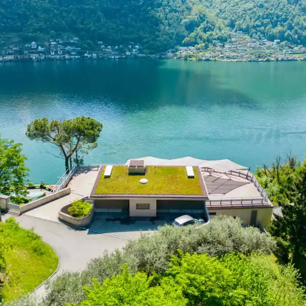 MODERN LAKE VIEW APARTMENT