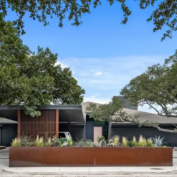 DESIGNER-RENOVATED MID-CENTURY MODERN MASTERPIECE