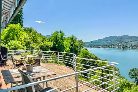 An Enchanting Refuge Overlooking Lake Lugano
