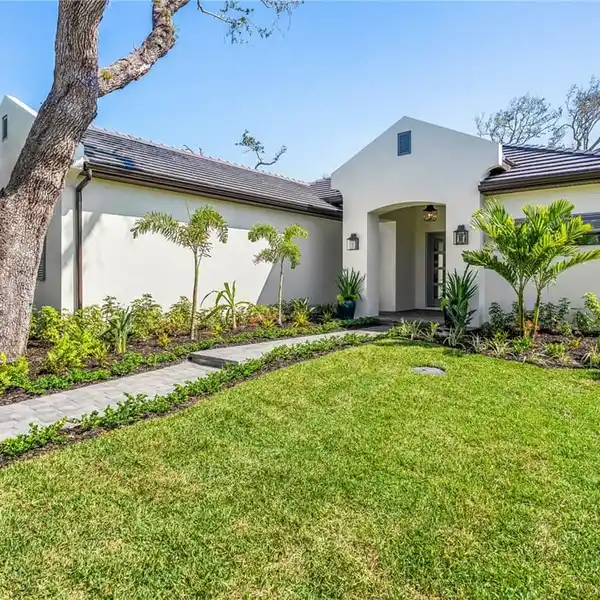 STUNNING SMART HOME