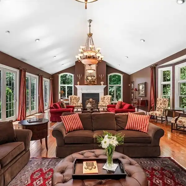 MULTI-GENERATIONAL LIVING IN PRESTIGIOUS ANDOVER
