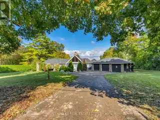 Serene Lakefront Retreat on Puslinch Lake
