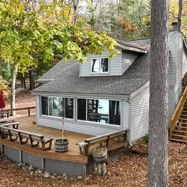 EXCEPTIONAL LAKEFRONT OPPORTUNITY | TURNKEY AND MOVE-IN READY