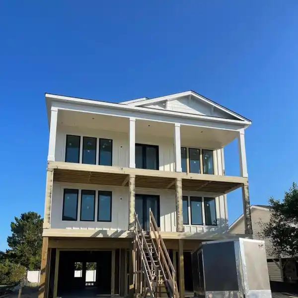 AMAZING NEW CONSTRUCTION