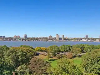 Beautiful Year-Round Hudson River Views