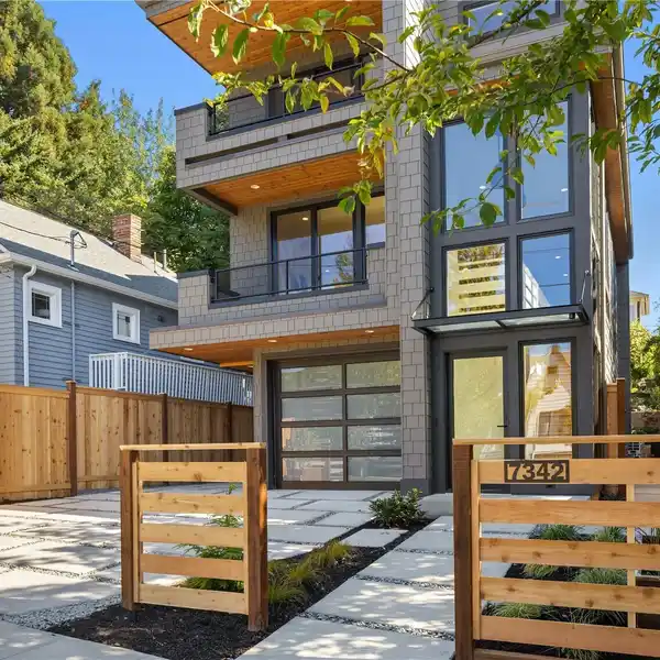 CONTEMPORARY LUXURY WITH REFINED AMBIANCE