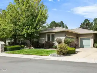 Beautiful Single-Story Home in Gated Mountainshye