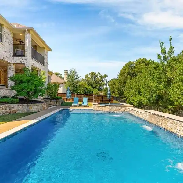 PICTURE PERFECT GEM IN A PEACEFUL AND TRANQUIL SETTING.