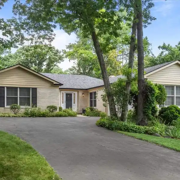 EXCEPTIONAL SINGLE-LEVEL LIVING ON COVETED MORNINGSIDE DRIVE