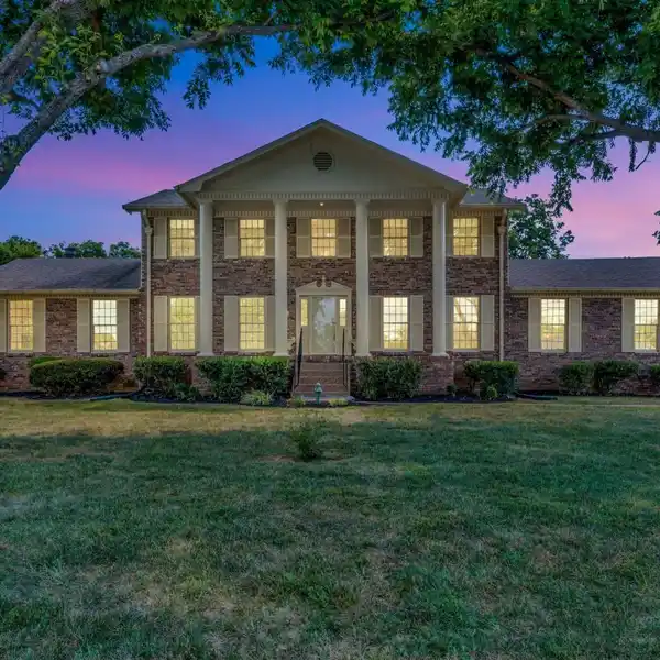 SPACIOUS CUSTOM HOME IN BRANDYWINE FARMS