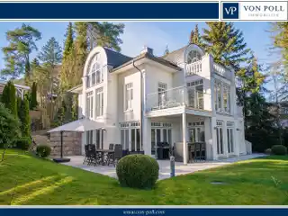 Impressive Villa on Spacious Property