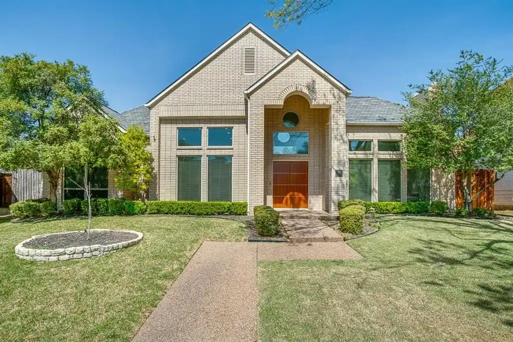 Light Contemporary Home
